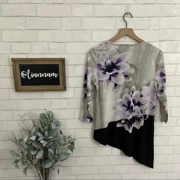 LAST CHANCE ✨ CHICO’S Colorblock Flowered Asymmetrical Hem Top - Picture 7 of 11